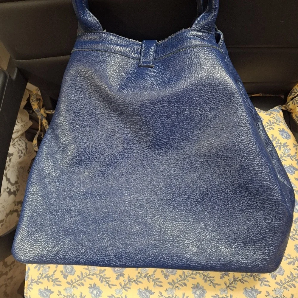 Harper Navy Pebbled Leather Shoulder Bag Classic Luxury Made In Italy